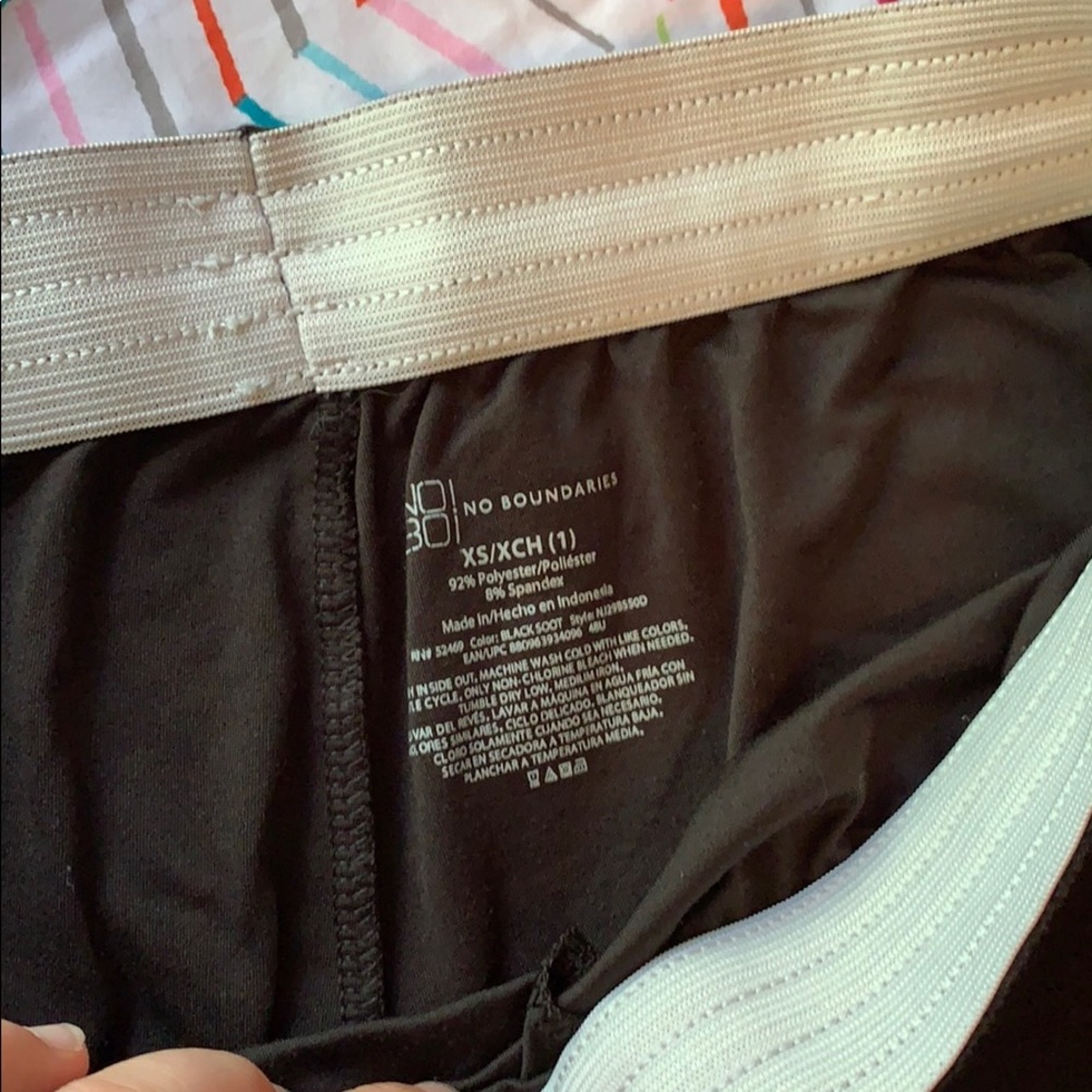 Shorts - Picture 2 of 6